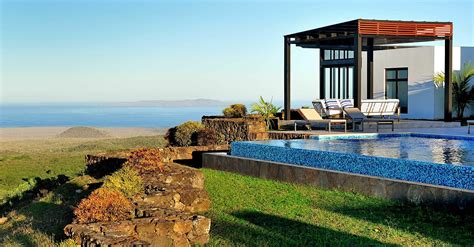 Unraveling the Galapagos Magic Lodge: Luxury Amidst Pristine Wilderness